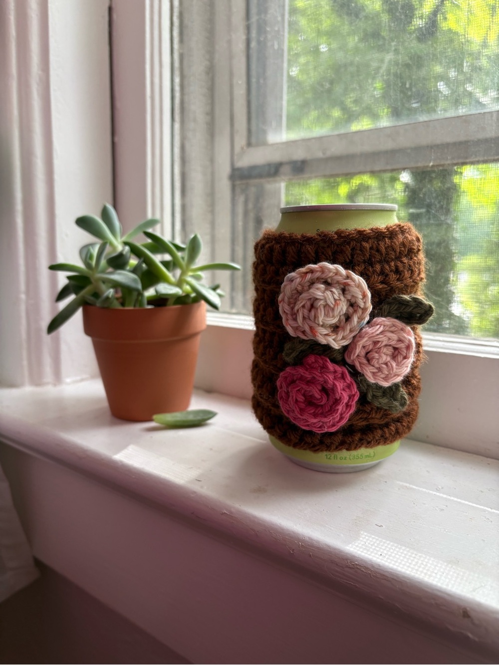Crochet Bookmark & Rose Drink Sleeve Set Brown Pink